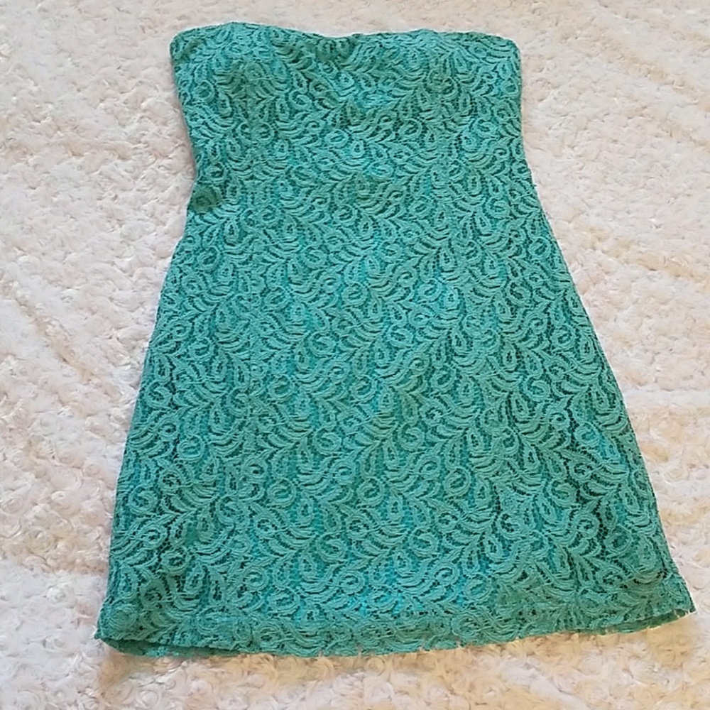 Lace strapless dress